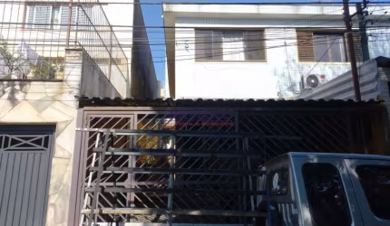 Sobrado espaçoso na Vila Medeiros com 02 dorms, sala de estar, 02 wcs,  dep. de empregada, 02 vagas.