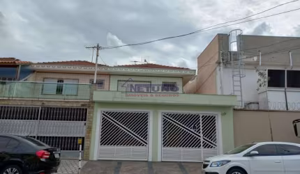Sobrado espaçoso na Vila Medeiros com 03 dorms, 01 suite, sala 02 ambientes, 02 vagas, ótimo local.