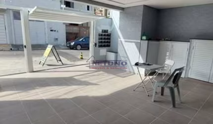 Lindo Condomínio no Jardim Japão com 02 dorms, sala, cozinha, wc, armários planejados, ótimo local.