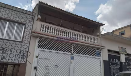 Lindo sobrado na Vila Medeiros com 04 dorms, 02 suítes, sala 02 ambientes, 02 wcs, cozinha, 02 vagas