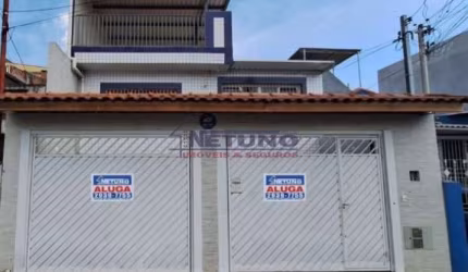 Sobrado com 3 quartos e 4 vagas de garagem