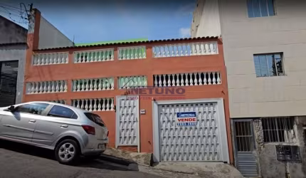 Sobrado com Edicula