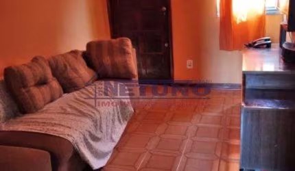 Apartamento na Vila Sabrina com 02 dorms, sala 02 ambientes, cozinha, wc,01 vaga, bem conservado.