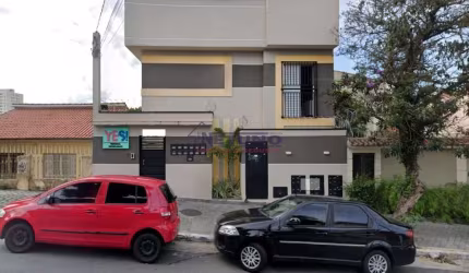 Condomínio na Vila Nivi, 01 dorm, sala de estar, cozinha, wc, quintal, (sem vaga) próximo ao metrô.