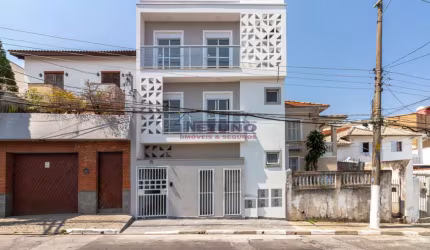 Condomínio na Vila Guilherme com 01 dorm, sala de estar, cozinha, wc com box, lavanderia, (sem vaga)
