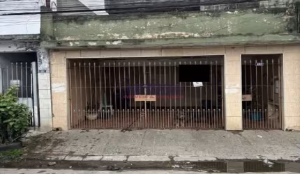 Casa térrea no Jardim Brasil com 01 dorm, sala, cozinha, wc, terraço, 02 vagas +  01 dorm e cozinha.