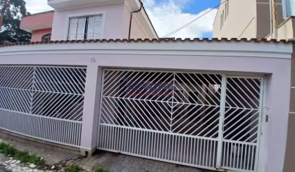 Sobrado na Vila Medeiros com 02 dorms, sala de estar, cozinha, 02 wcs, 03 vagas,  ótima localização.
