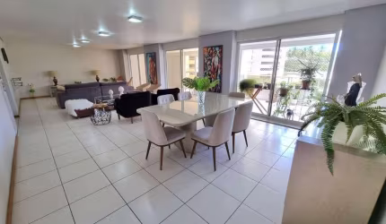 Apartamento AMPLO com 04 suítes, 265m² e com móveis PROJETADOS no bairro Brisamar.