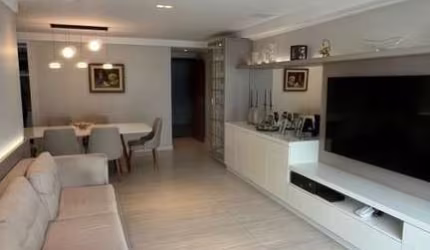 Apartamento com 146 m² e 3 suítes com móveis projetados em Tambaú