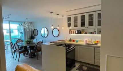 Apartamento seminovo com 3 suítes e área de lazer na beira mar do Cabo Branco