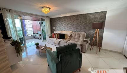 Apartamento com 3 suítes e 3 vagas, móveis projetados e área de lazer completa no Miramar