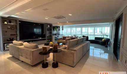 Apartamento com 254 m² e 3 suítes em prédio de luxo no bairro dos Estados