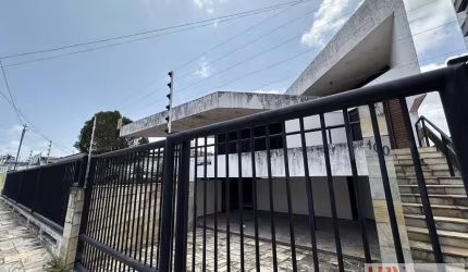 Casa em área comercial em Tambauzinho com 768 m² de terreno!