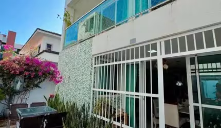 Casa estilo duplex com 2 suítes em Intermares