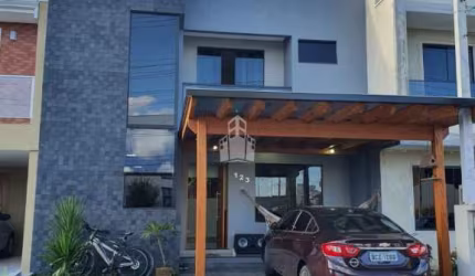 Casa em condomínio fechado com 4 quartos à venda na Rua Francisco Alves Ferreira, 640, Vila Glória, Campo Largo por R$ 640.000