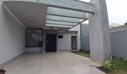 Linda casa no Bairro Vila Emilia Maringá