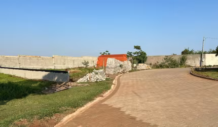 Terreno no Condomínio Campo Ville