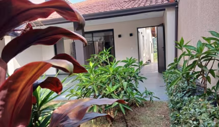 CASA de 3 DORMITÓRIOS E 2 SUITES A VENDA NO HORTO FLORESTAL