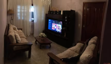 Casa de 4 dormitórios, com suíte e 2 vagas de garagem para venda no Jardim Modelo