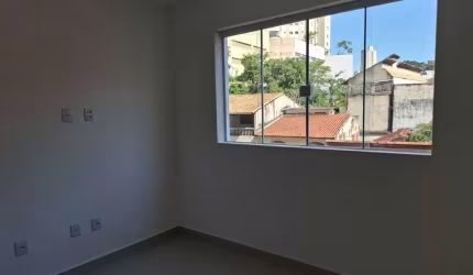 Apartamento no Bairro Santa Teresinha com 2 dormitórios e banheiro