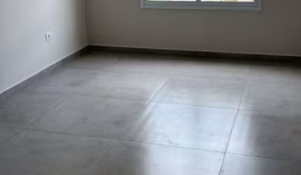 Sobrado contendo 3 dorms com uma suíte,. 2 Banheiro , 01  sala , 02 vagas de garagem.