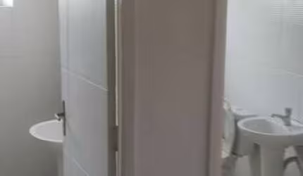 Sobrado Comercial em sobreloja para locação  com 4 salas , 2 recepôes. 250 metros