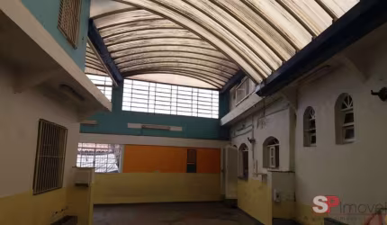 Prédio comercial  para alugar com 4 pavimentos, amplas salas e elevador.