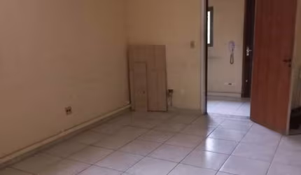 Prédio comercial para locação,  4 andares. 05 salas, 04 banhe e um  piso  térreo.