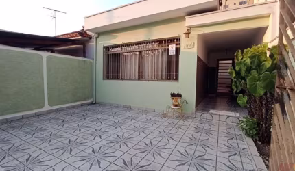 Casa Terrea ampla no Jardim Japão