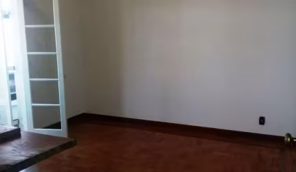 Prédio comercial com 210 metros para locação em Santana com 2 salas e 3 banheiros