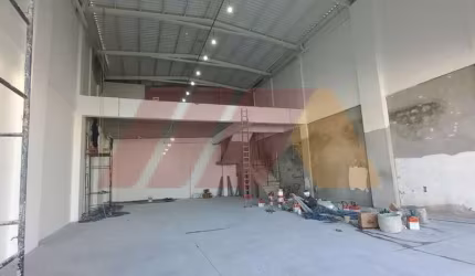 Galpão novo de 460 metros para locação, com mezanino, na região do Carandiru