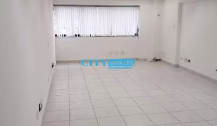 Sala comercial com 1 sala à venda na Rua Antônio Raposo, --, Lapa, São Paulo por R$ 395.000