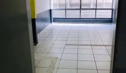 Sala comercial com 1 sala à venda na Rua Vinte e Quatro de Maio, --, República, São Paulo por R$ 155.000