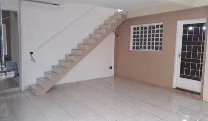 Casa com 3 quartos à venda na Rua Kepler, --, Vila Cintra, Mogi das Cruzes por R$ 430.000