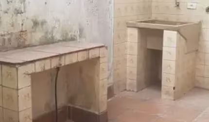Casa com 2 quartos à venda na Rua Portuguesa, --, Vila Endres, Guarulhos por R$ 490.000