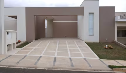 Casa em condomínio fechado com 3 quartos à venda na Lucas Nogueira Garcês, --, Jardim Garret, Araçoiaba da Serra por R$ 940.000