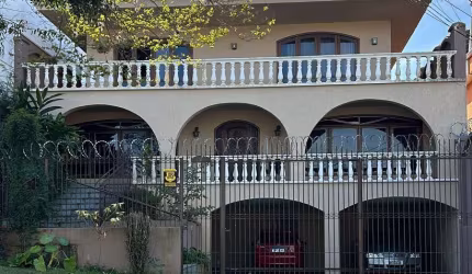 Casa Alto Padrão para Aluguel em Guabirotuba Curitiba-PR