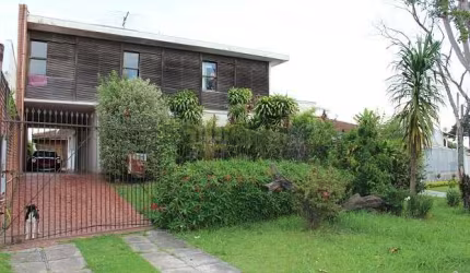 Casa Padrão para Venda em Guabirotuba Curitiba-PR