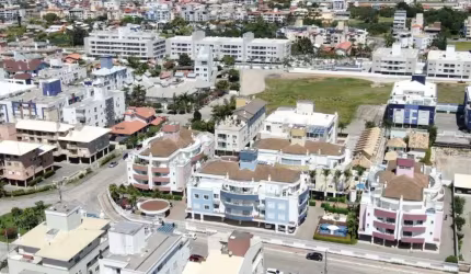 Ampla Cobertura em Ingleses a 200 m da praia  -  Florianópolis