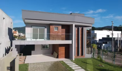 Casa à Venda em São João do Rio Vermelho - 212mt2  por R$1.390.000
