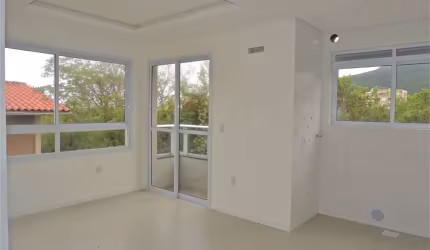 Venda de Apartamento em Santinho, Florianópolis - 60m², 2 Dorms