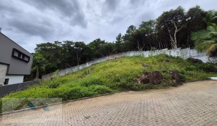 Terreno em condomínio