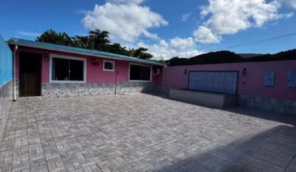'Casa 4 Dormitórios em São João do Rio Vermelho - R$700.000'