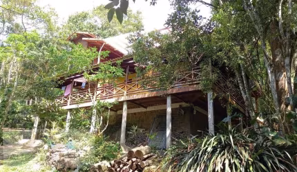 Sítio à venda em Vargem do Bom Jesus, Florianópolis: 118m², 3 quartos, suíte, 2 banheiros por R$1.100.000.