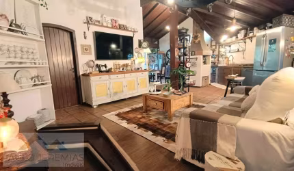 Venda de Pousada em Canasvieiras - Florianópolis por R$2.400.000