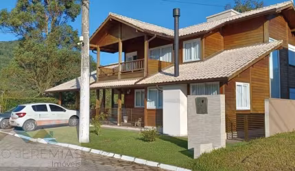 Casa de Condomínio em Vargem Grande - 3 Dorms, 2 Suítes, R$1.390.000
