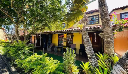 Casa em Condomínio a 400 metros da praia.