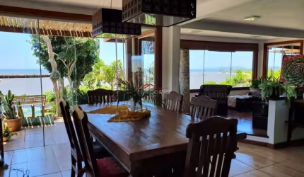 Casa à venda com 4 quartos independente no Arpoador da Rasa em Buzios