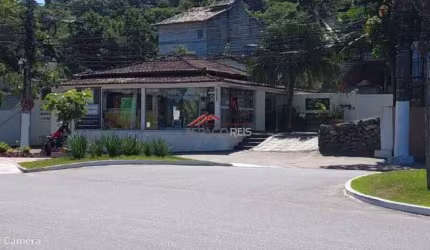 Loja e casa à venda em Búzios