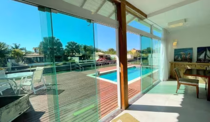 Casa na marina em Buzios com garagem para barco a venda